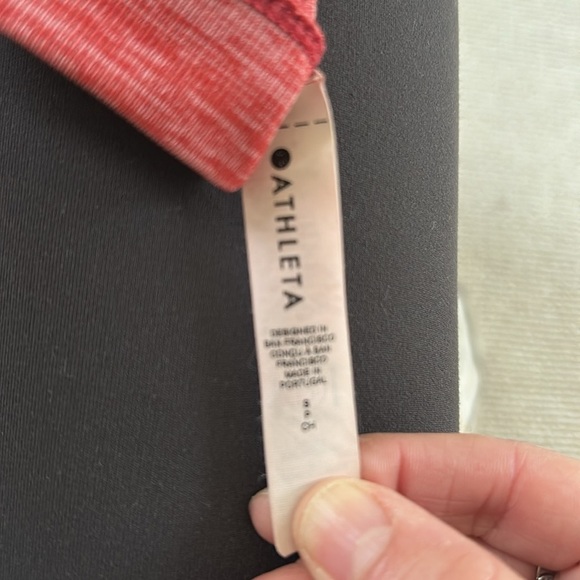 Athleta Red Textured Top🌿 - Picture 4 of 6